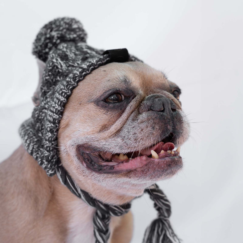 Bonnet en laine gris avec pompon